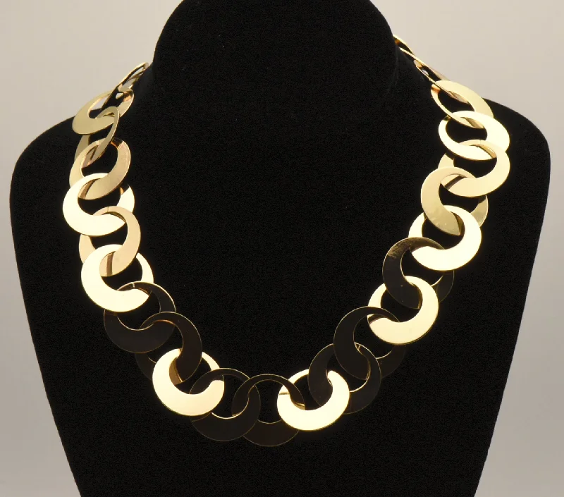 Trendy Gold Necklace For Evening Look-Gold Tone Hoop Link Chain Necklace