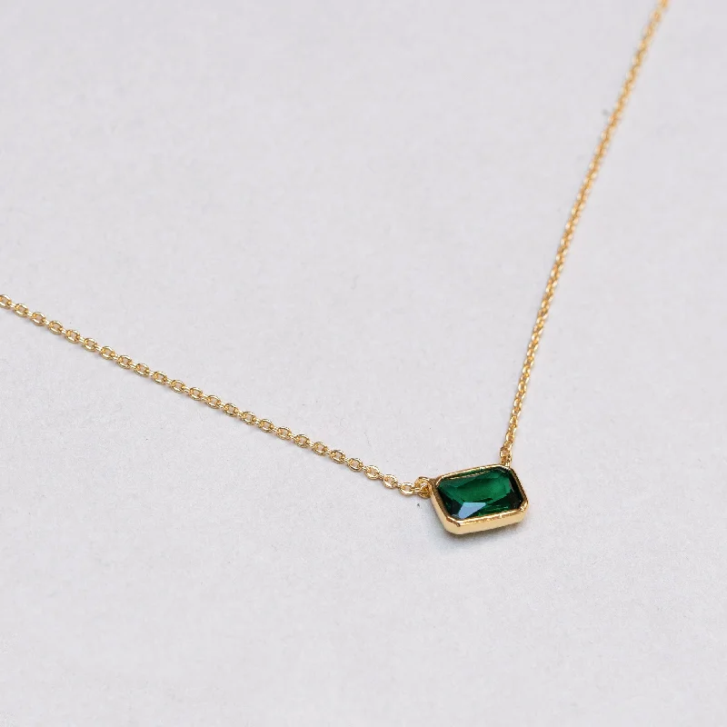 Long Gold Necklace For Casual Look-Gold-plated Necklace with Emerald Pendant