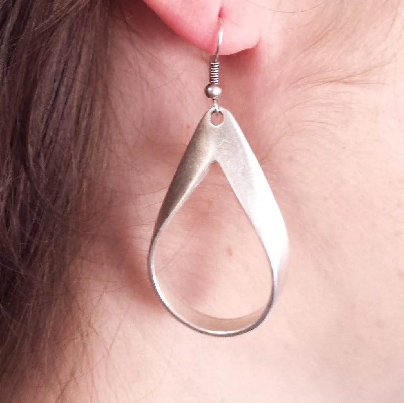 Minimalist Earrings For Sophisticated Look-Ribbon Earrings