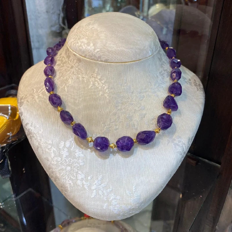 Elegant Statement Necklace For Special Occasions-Necklace in 18k Gold with Amethyst (DV PE-47)